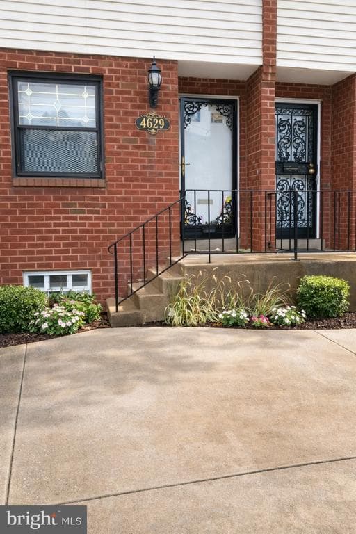 4629 Kingsessing Avenue photo 1