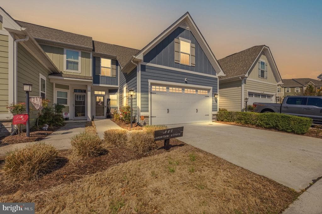 902 Centurion Circle photo 1