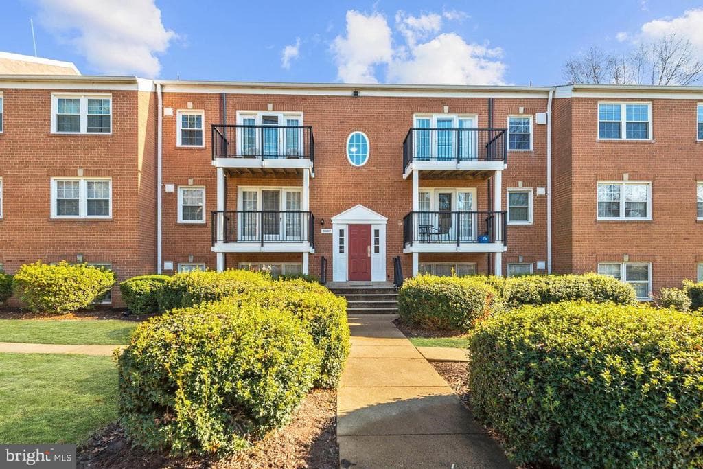 9467 Fairfax Boulevard #304 photo 1