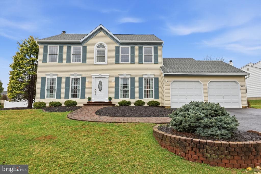 2128 Robin Drive photo 1