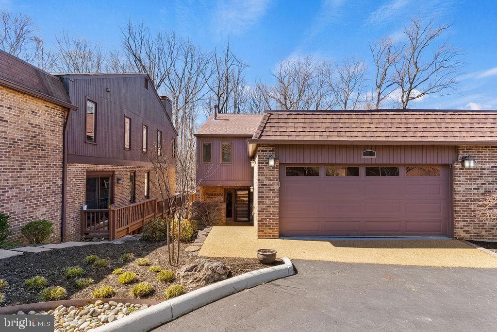 9943 Great Oaks Way photo 1