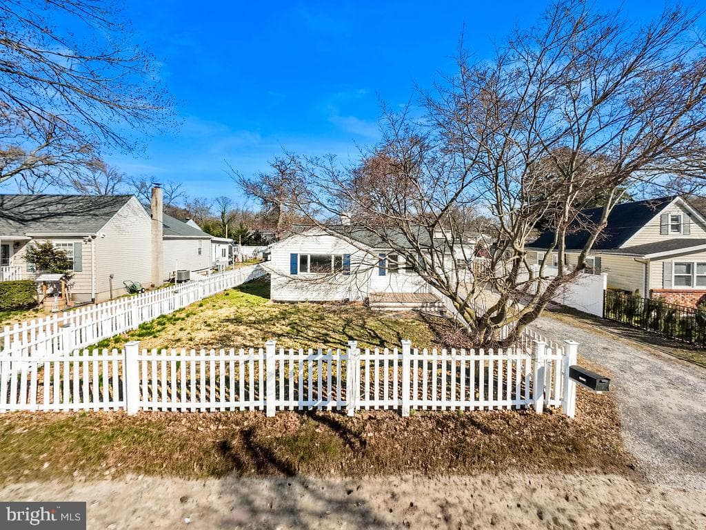 279 Magothy Beach Road photo 1