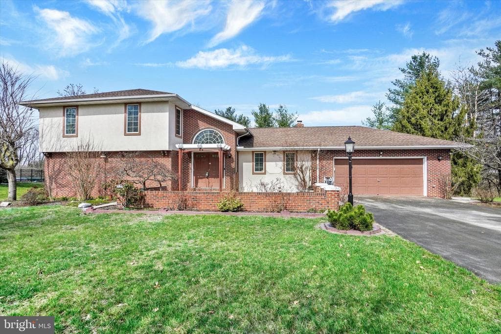2729 Sparrow Drive photo 1