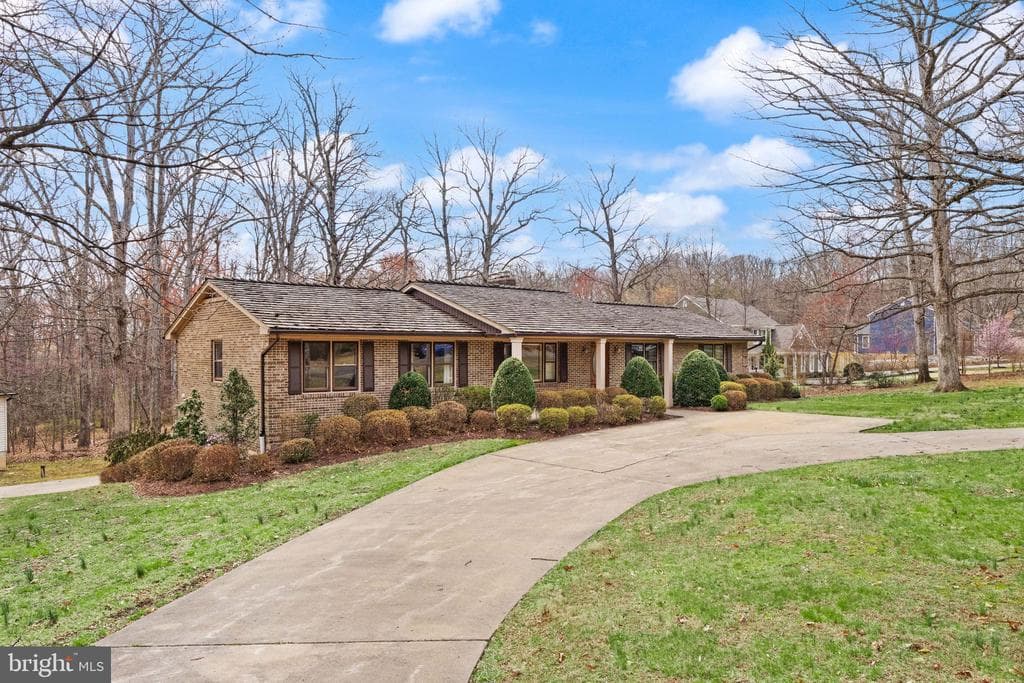 3801 Russell Road photo 1