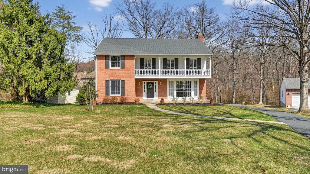 4910 Linda Avenue photo 1