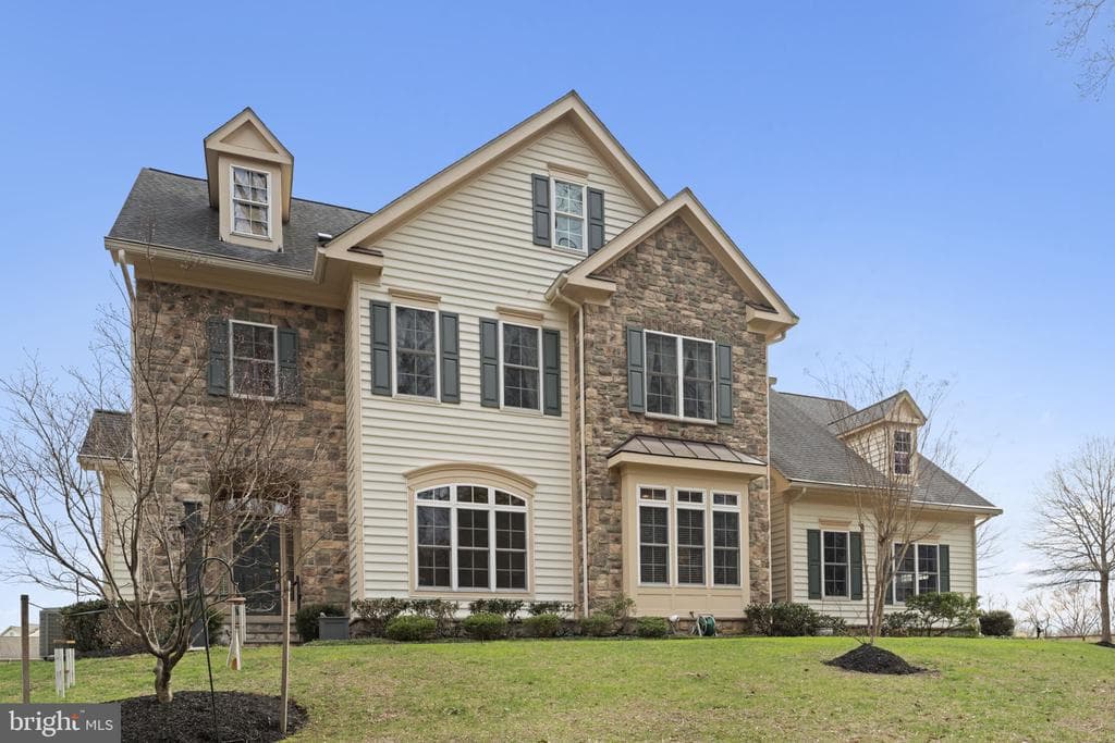 17519 Hidden Garden Lane photo 1