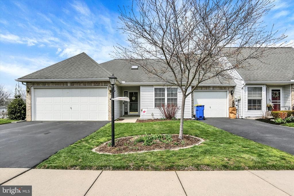 13 Ridgeway Drive photo 1