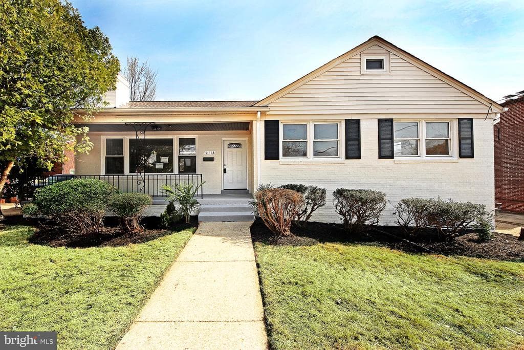 2113 Iverson Street photo 1