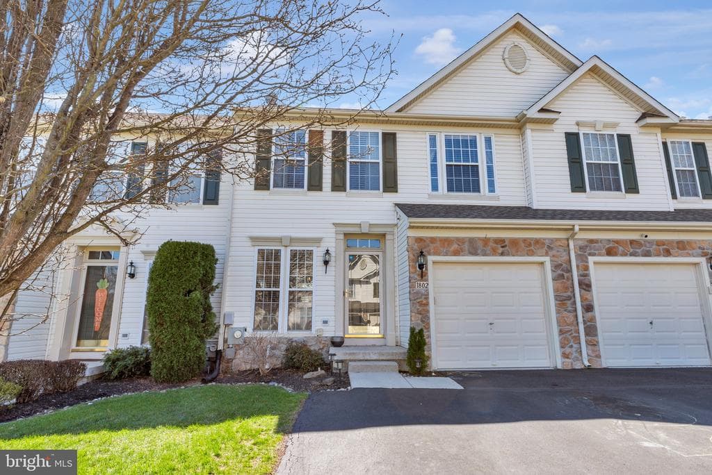 1802 Adams Way photo 1