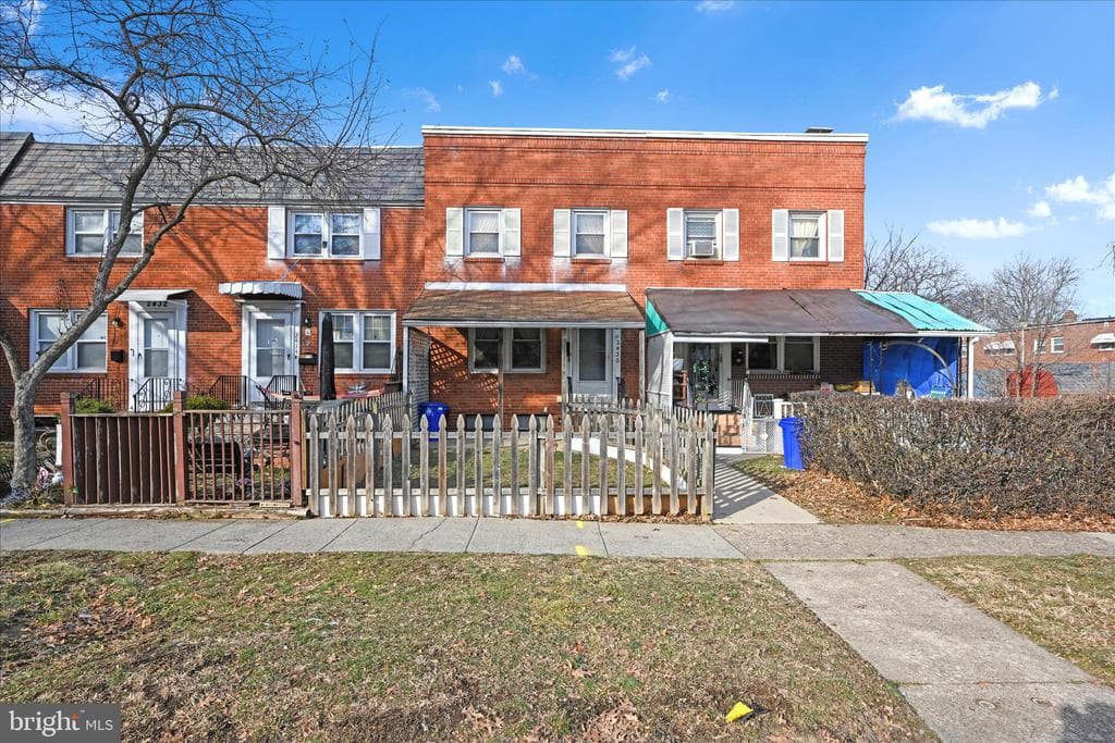 2436 Berryhill Street photo 1