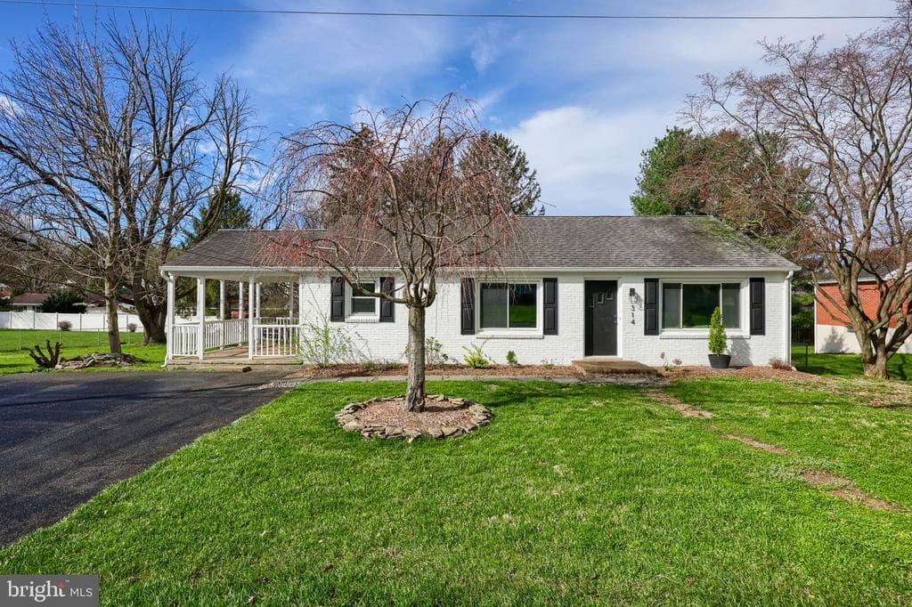 314 Dahlia Road photo 1