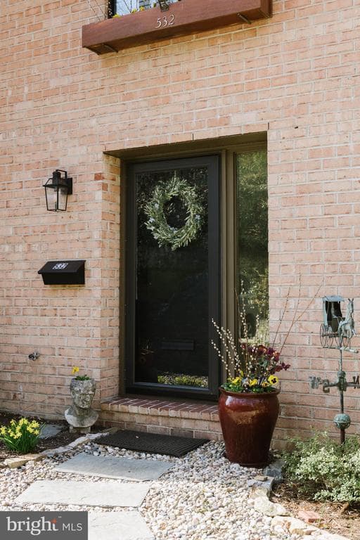 532 N Lemon Street photo 1