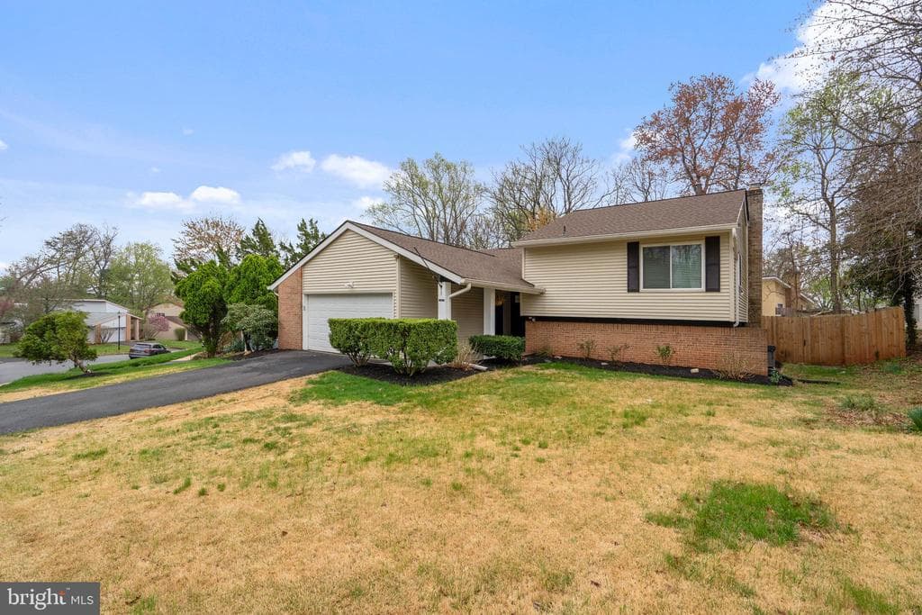 218 Penny Lane photo 1