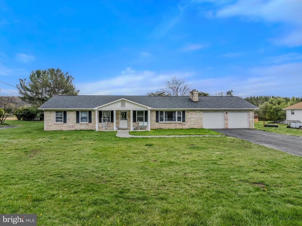 11195 Valley Road photo 1