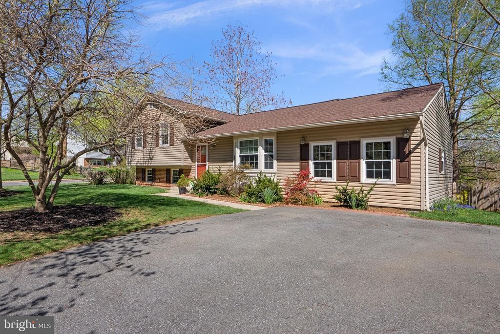 8505 Calypso Lane photo 1