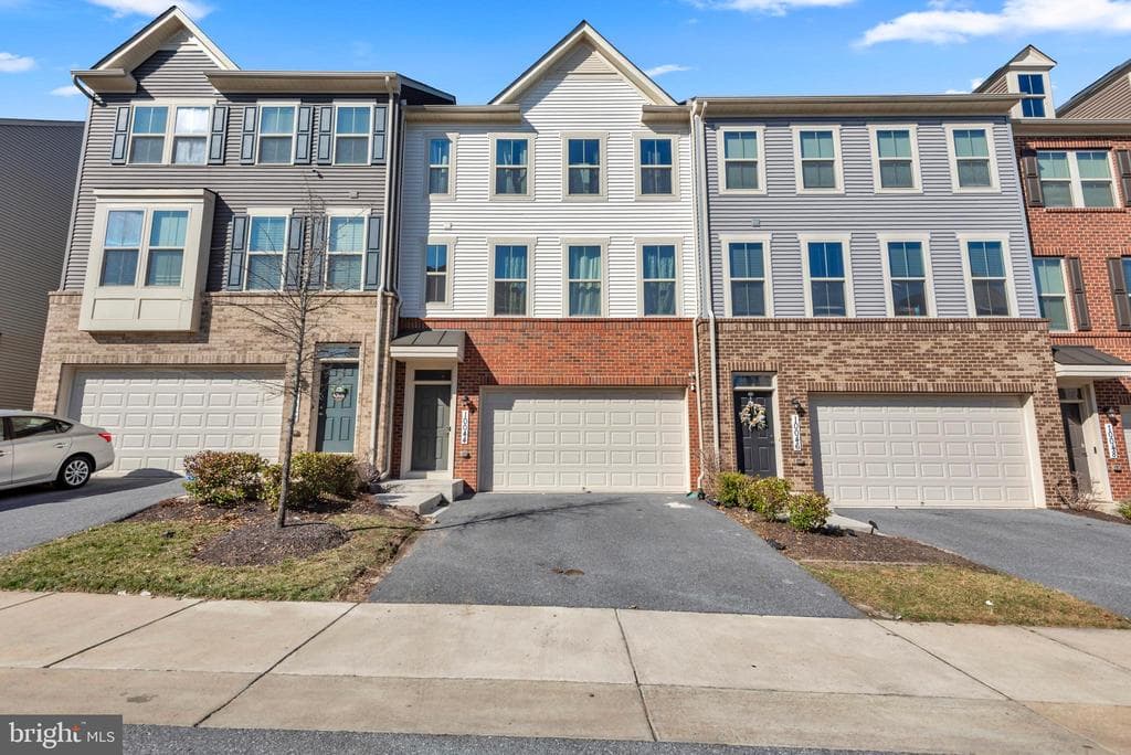 10044 Dorsey Lane photo 1