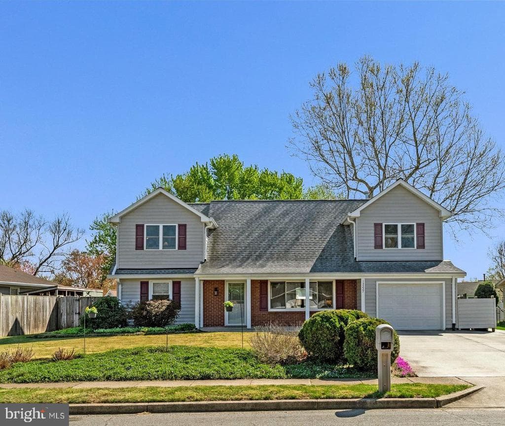 13227 Pearsall Lane photo 1