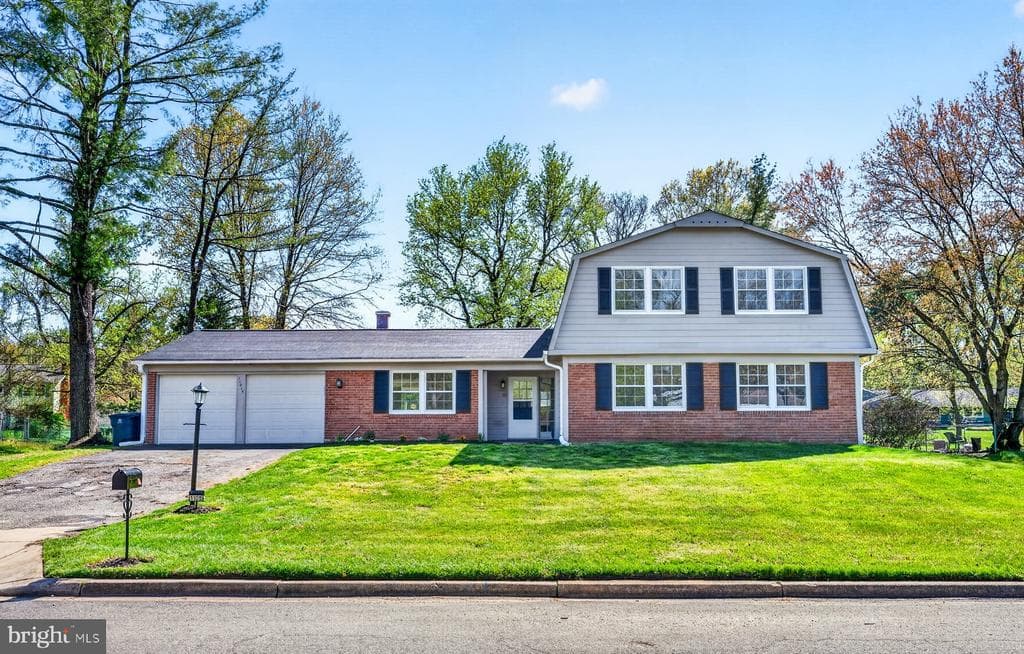 11015 Woodlawn Boulevard photo 1