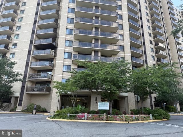 203 Yoakum Parkway #711 photo 1