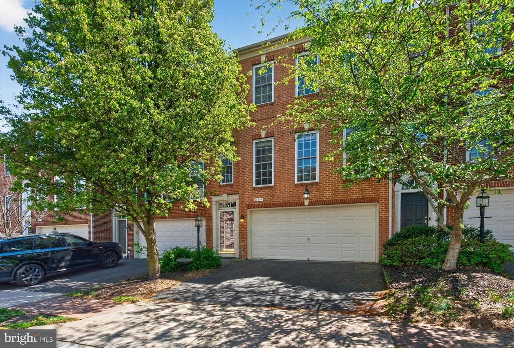 8057 Samuel Wallis Street photo 1
