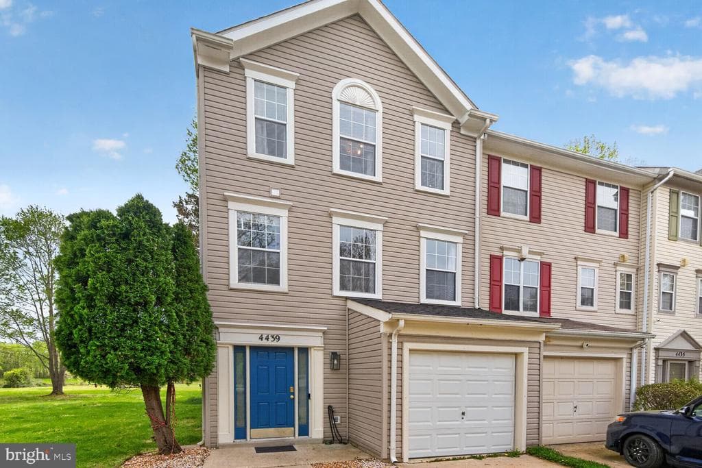 4439 Cornwall Court photo 1
