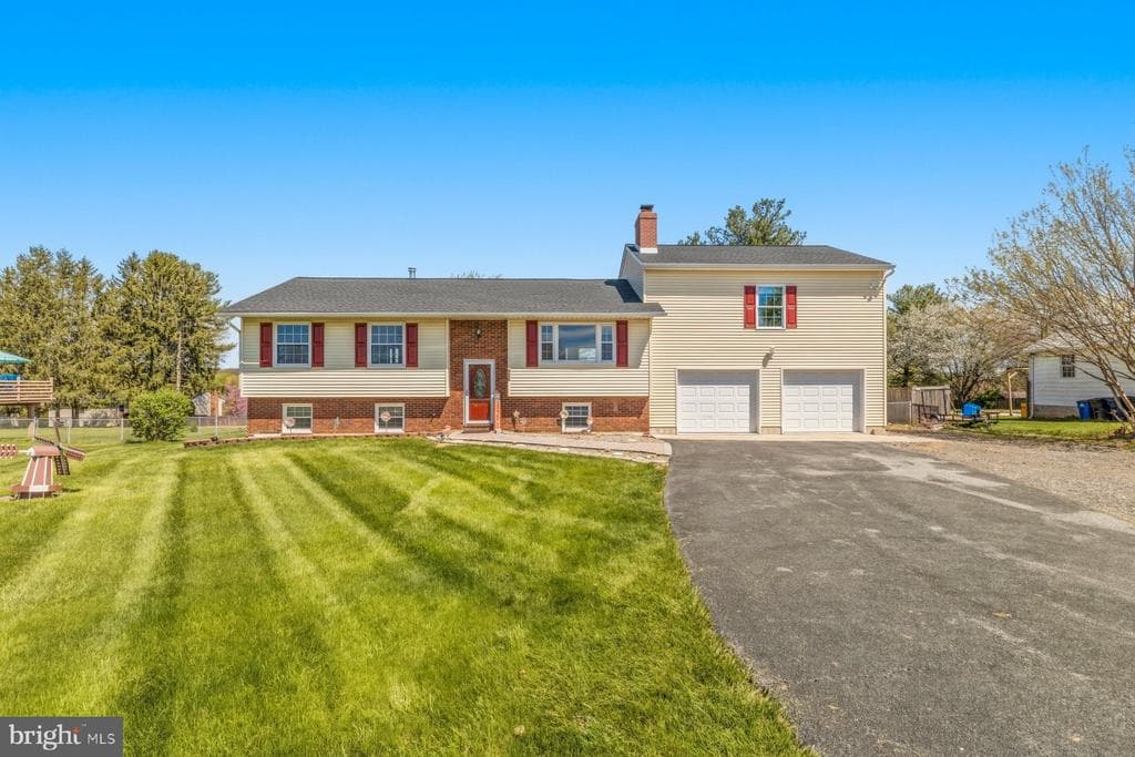 2406 Neudecker Road photo 1