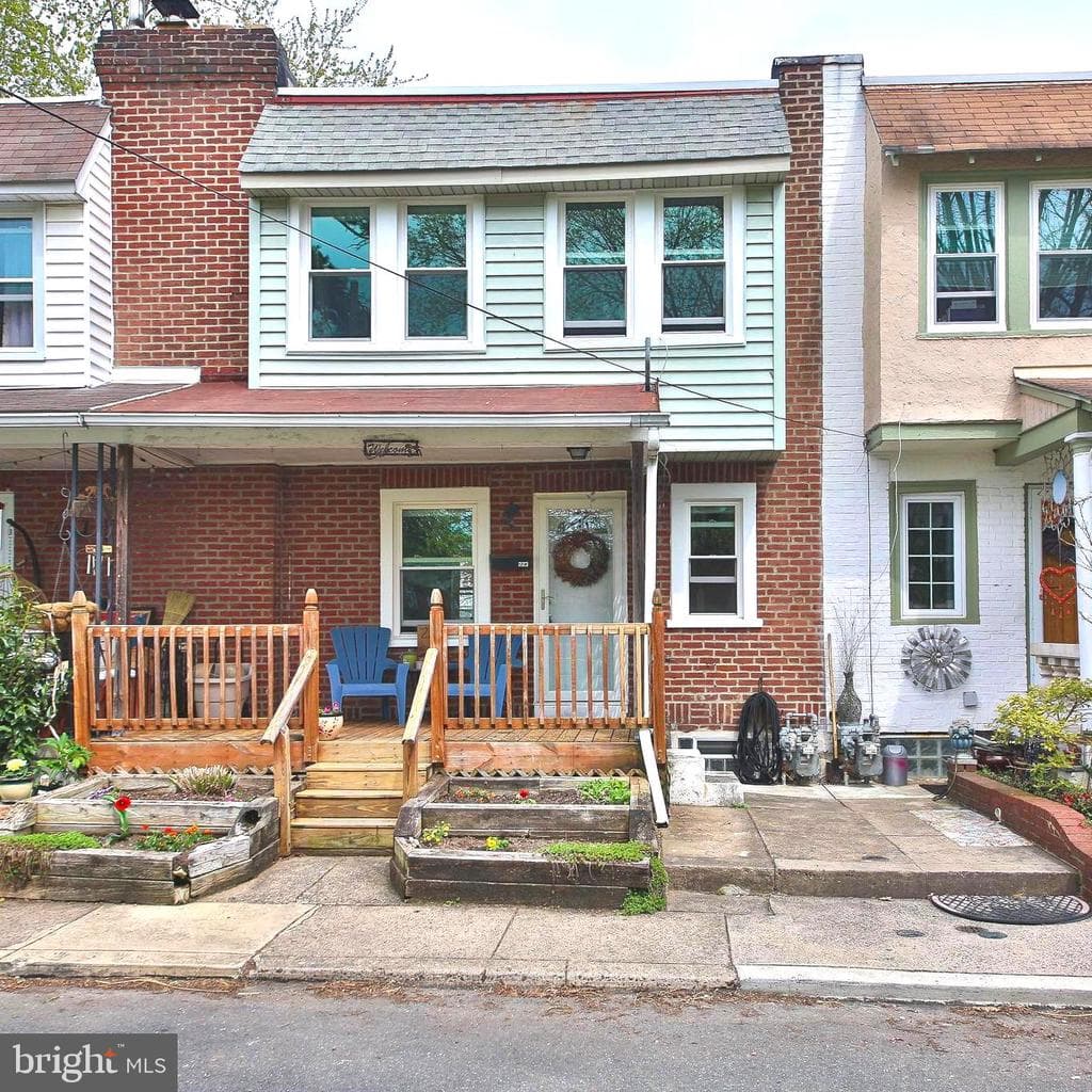 223 Parkside Lane photo 1