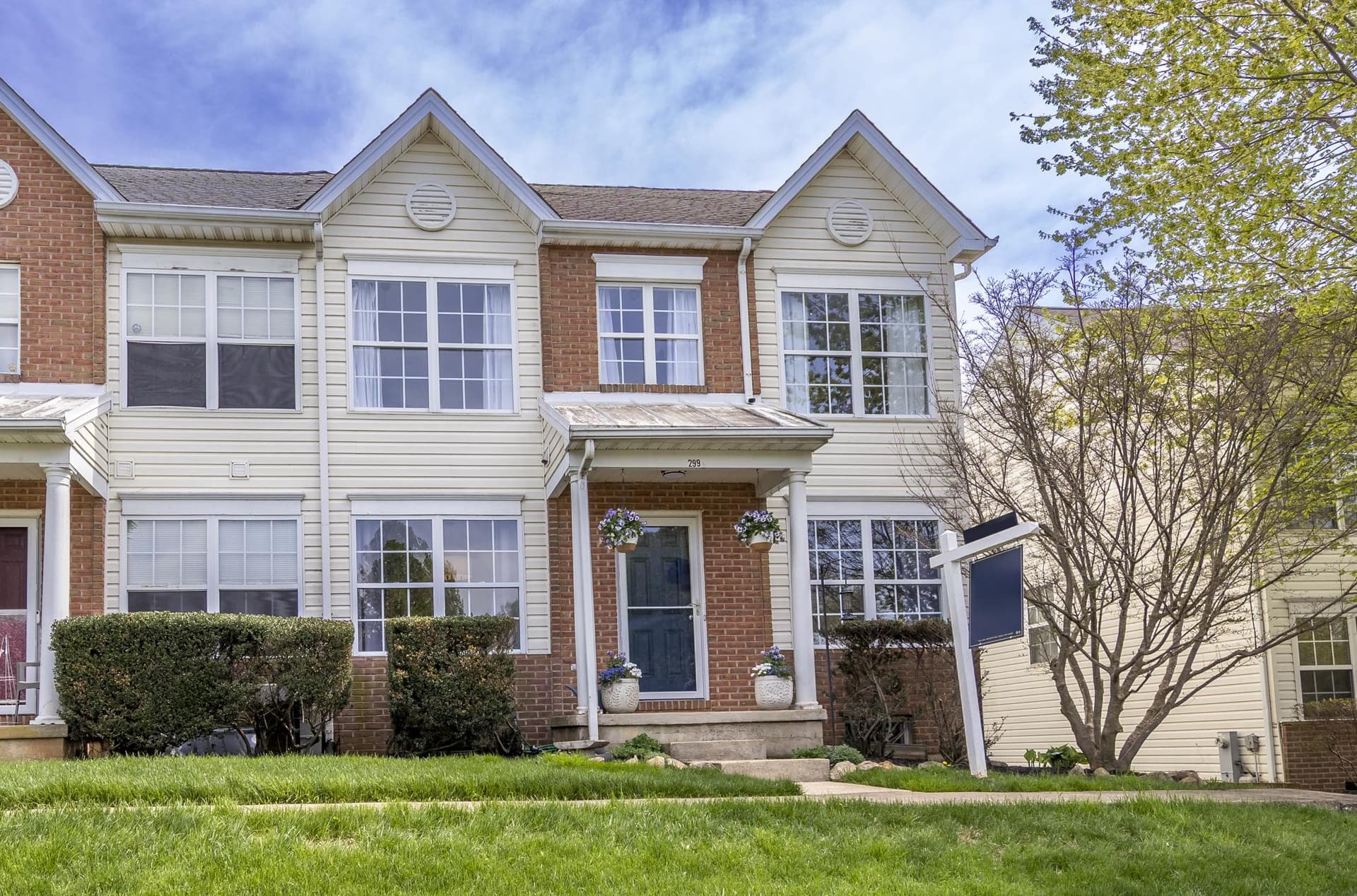 299 Mount Royal Avenue photo 1