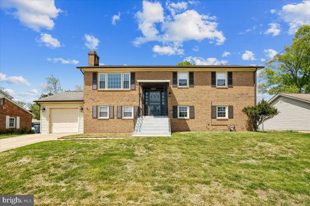 7805 Gambier Drive photo 1