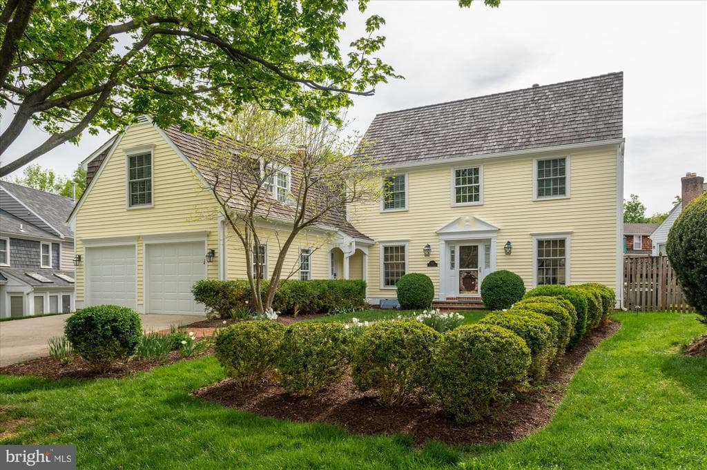 132 Upshire Circle photo 1