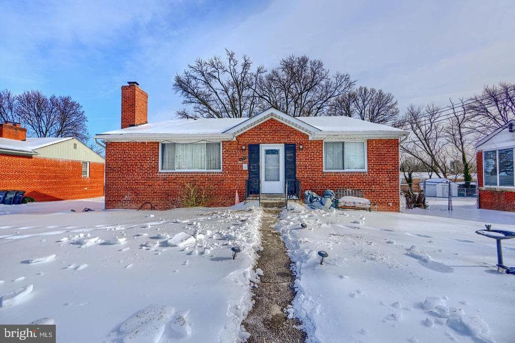 4318 Sheldon Avenue photo 1