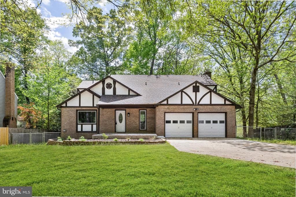 1019 Isabella Drive photo 1