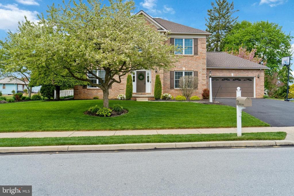 174 Chesterfield Drive photo 1