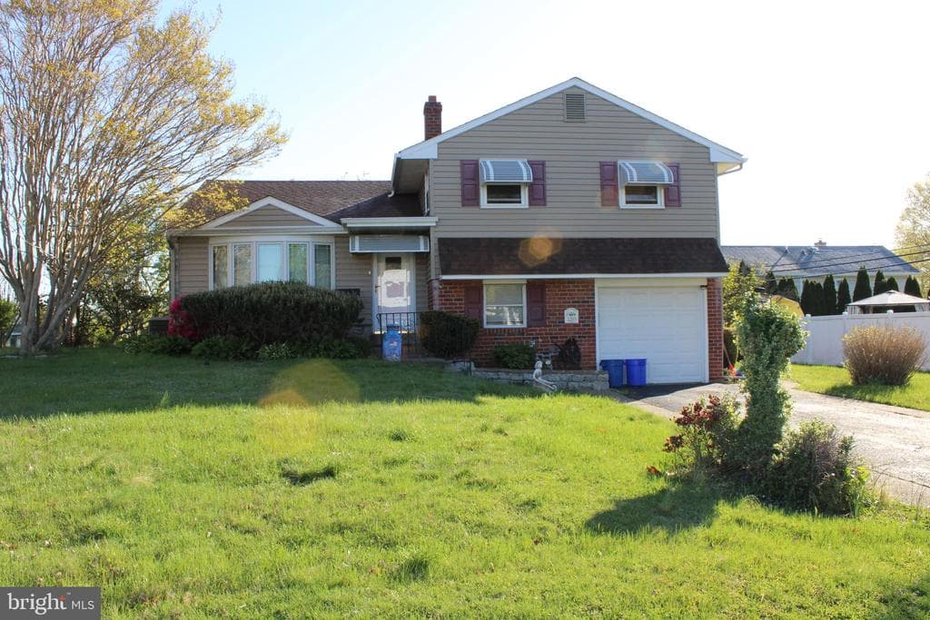 2203 Clover Drive photo 1