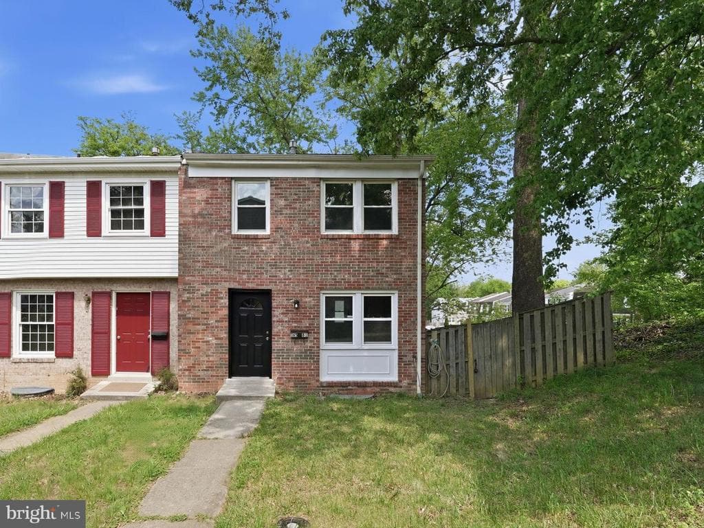 16581 Royal Court photo 1