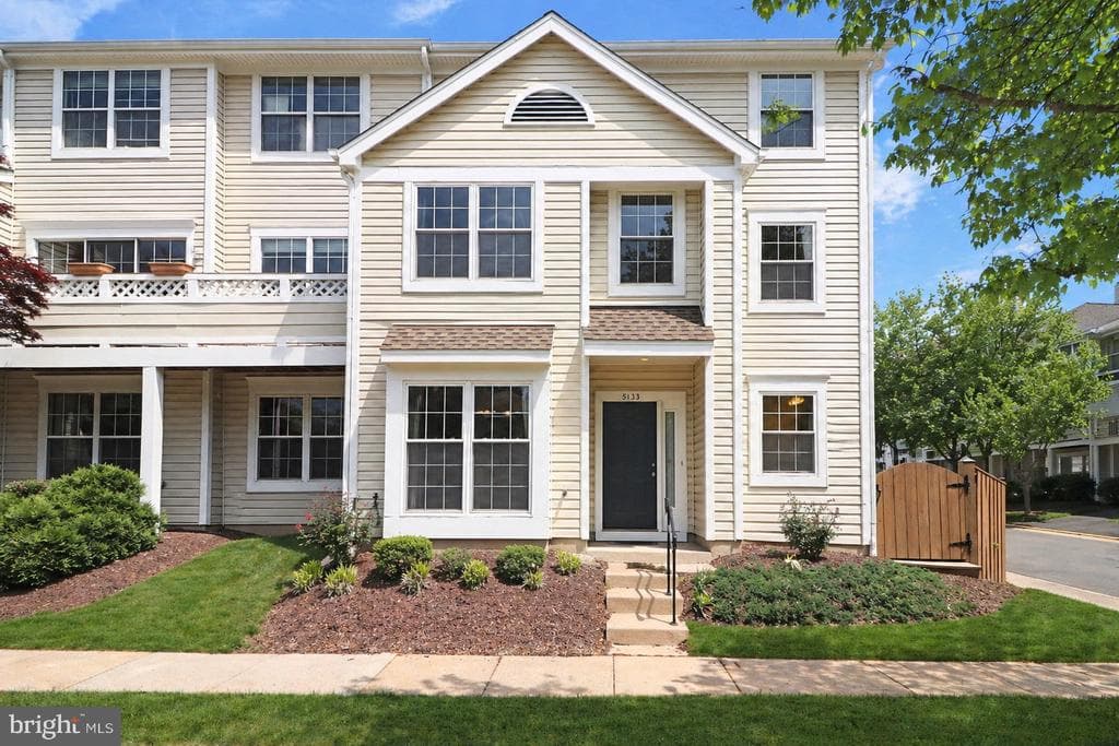 5133 Castle Harbor Way photo 1