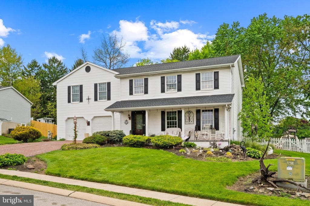 3121 Pineview Drive photo 1
