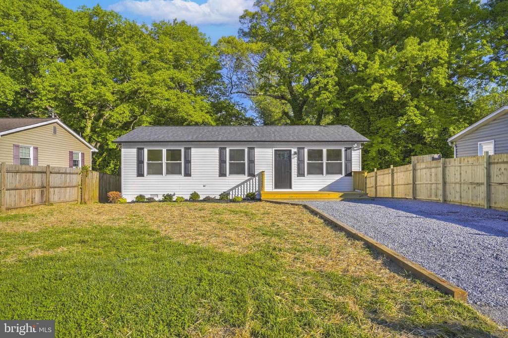 26412 Hillendale Road photo 1