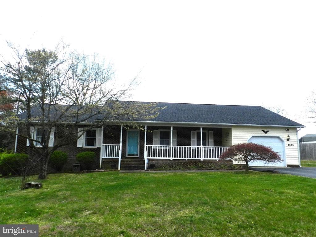 3909 Norris Drive photo 1