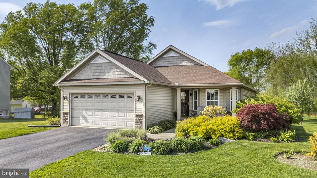 136 Nantucket Drive photo 1