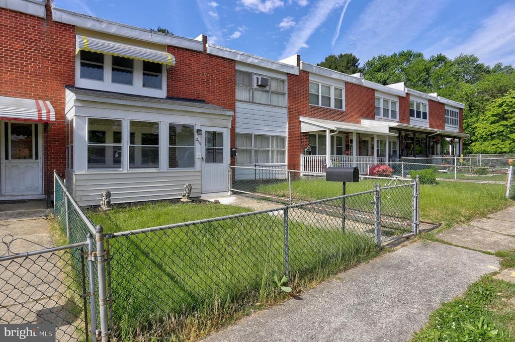 2711 Yarnall Road photo 1