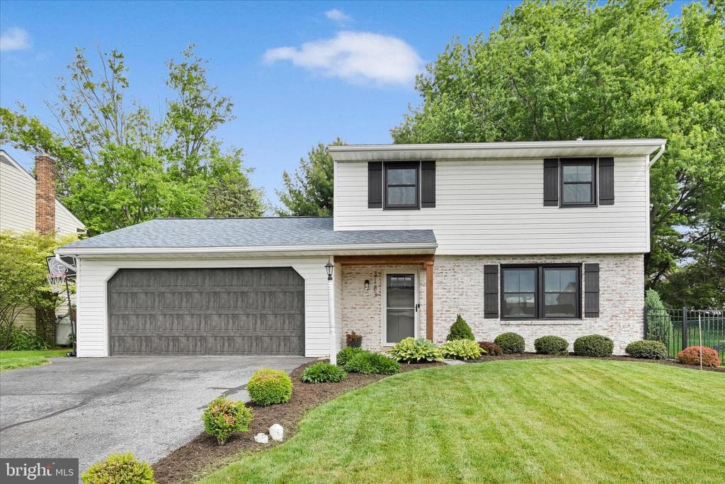 3183 Thornapple Drive photo 1