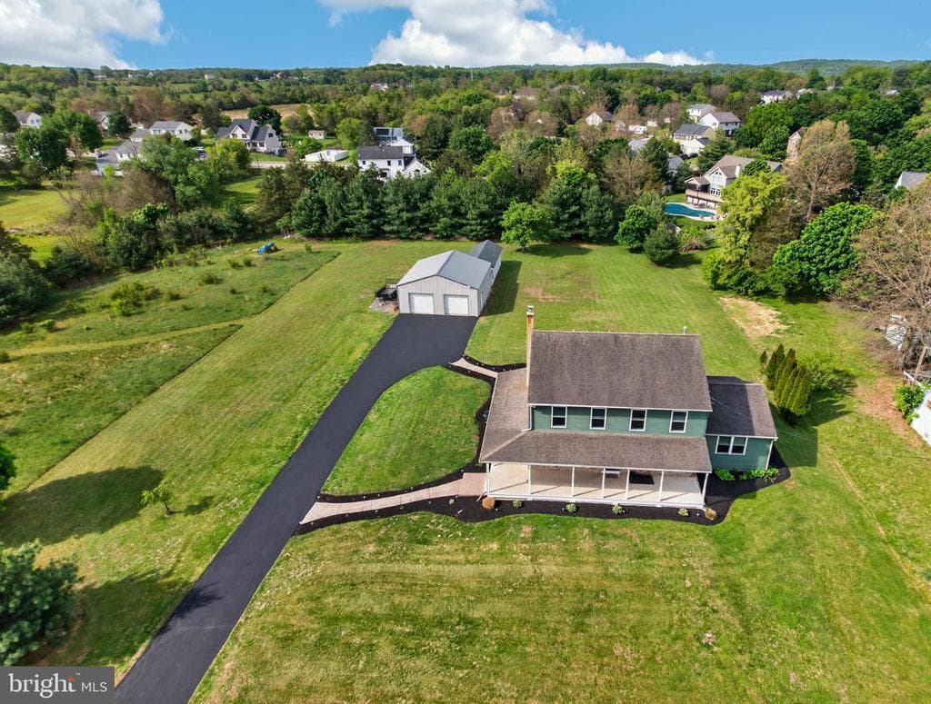 1066 Graber Road photo 1