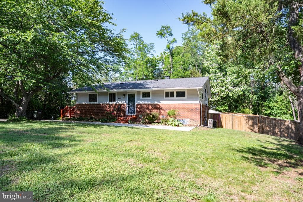 4401 Roundhill Road photo 1