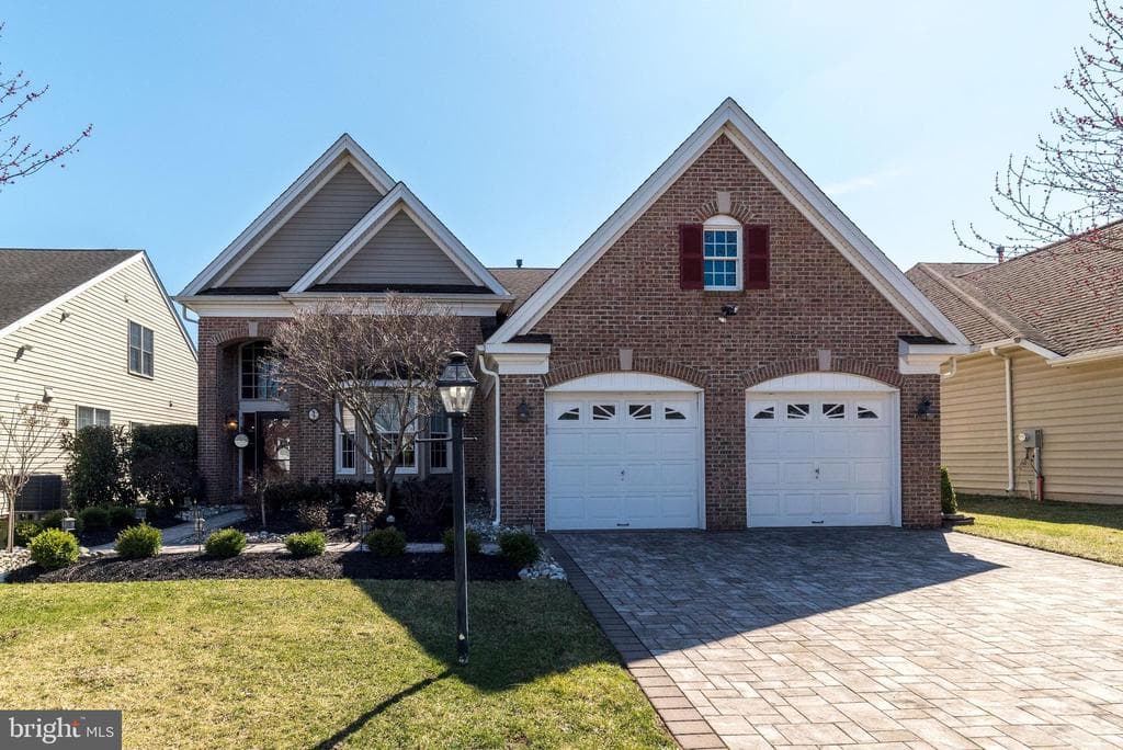 4 Meredith Drive photo 1