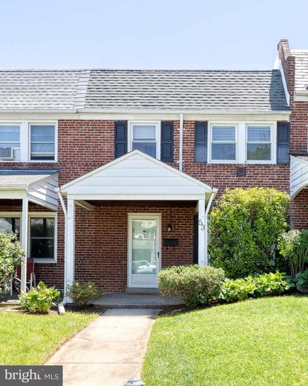 53 Burkshire Road photo 1