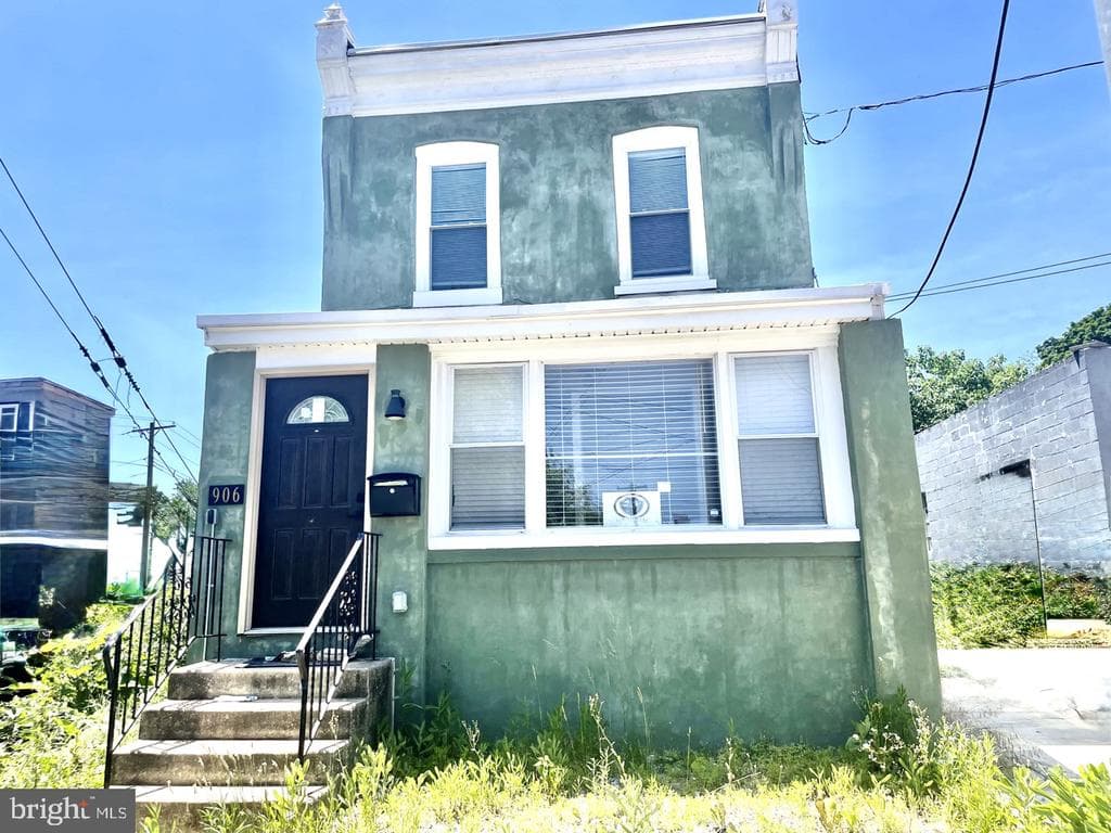 906 Cedar Avenue photo 1