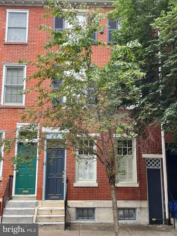 217 Monroe Street photo 1