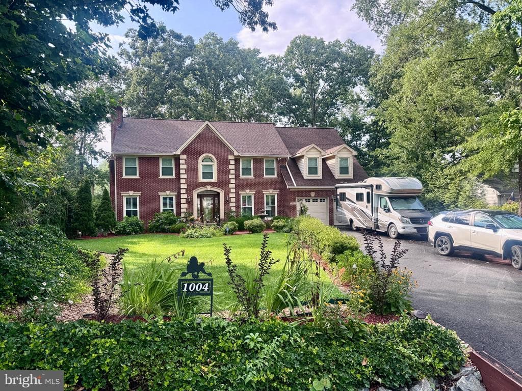 1004 Plymouth Drive photo 1