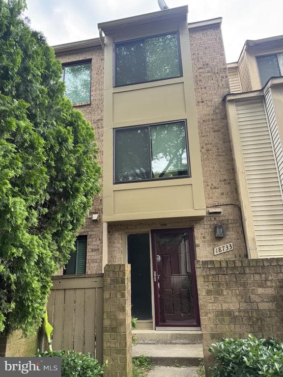 18733 Nathans Place photo 1